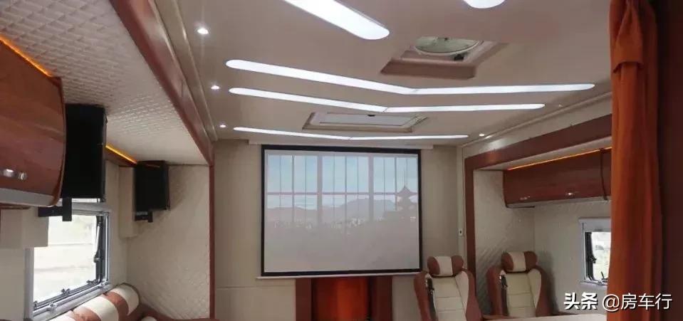 13万b型房车有几款可选,大通旅行家v90房车2021年