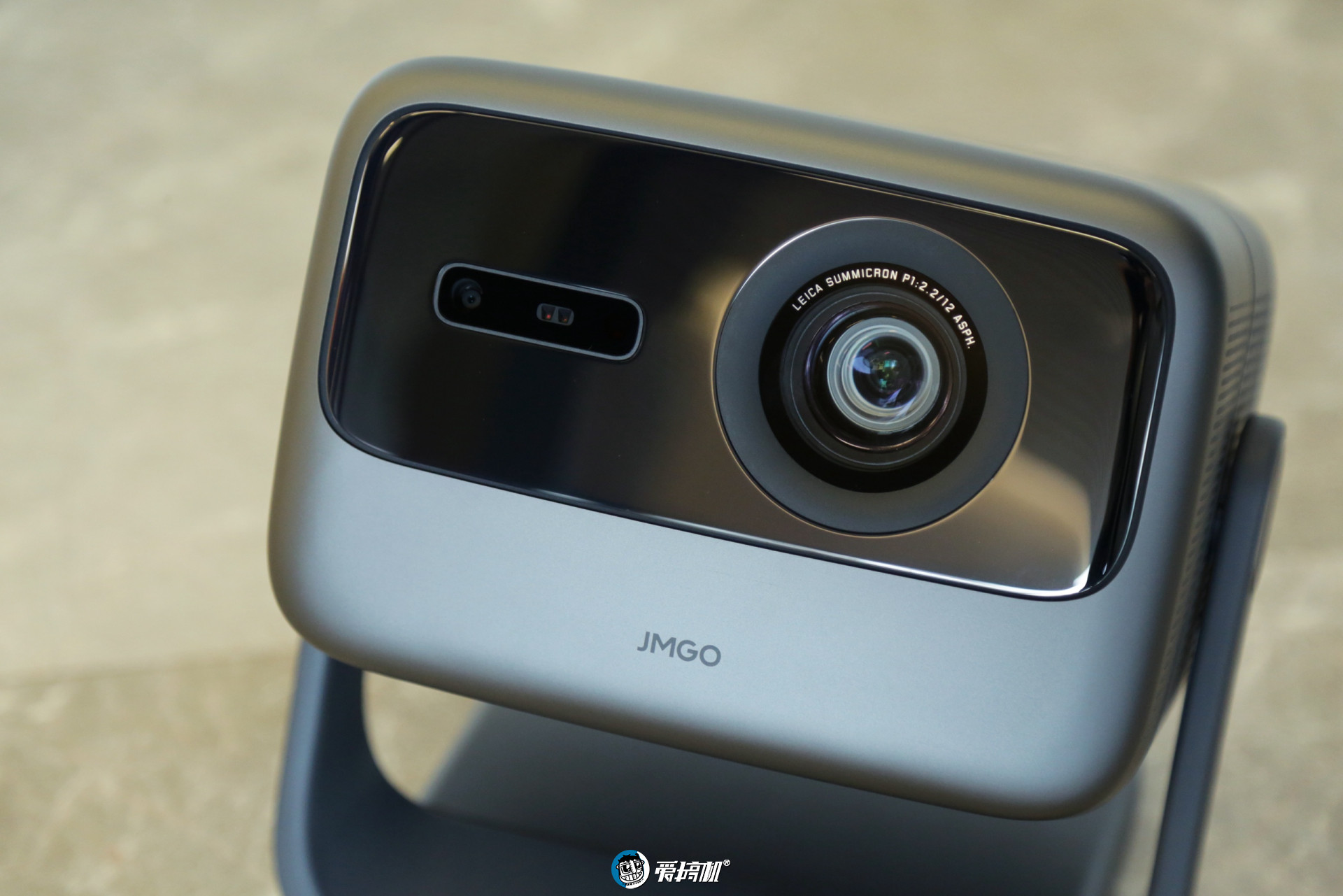 8999元的国产之巅，坚果N1Ultra三色激光云台投影体验