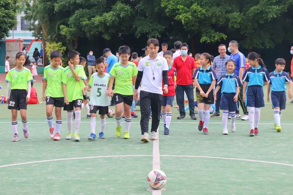 中山市校园足球联赛初中组,中山区第11小学总校直播足球比赛