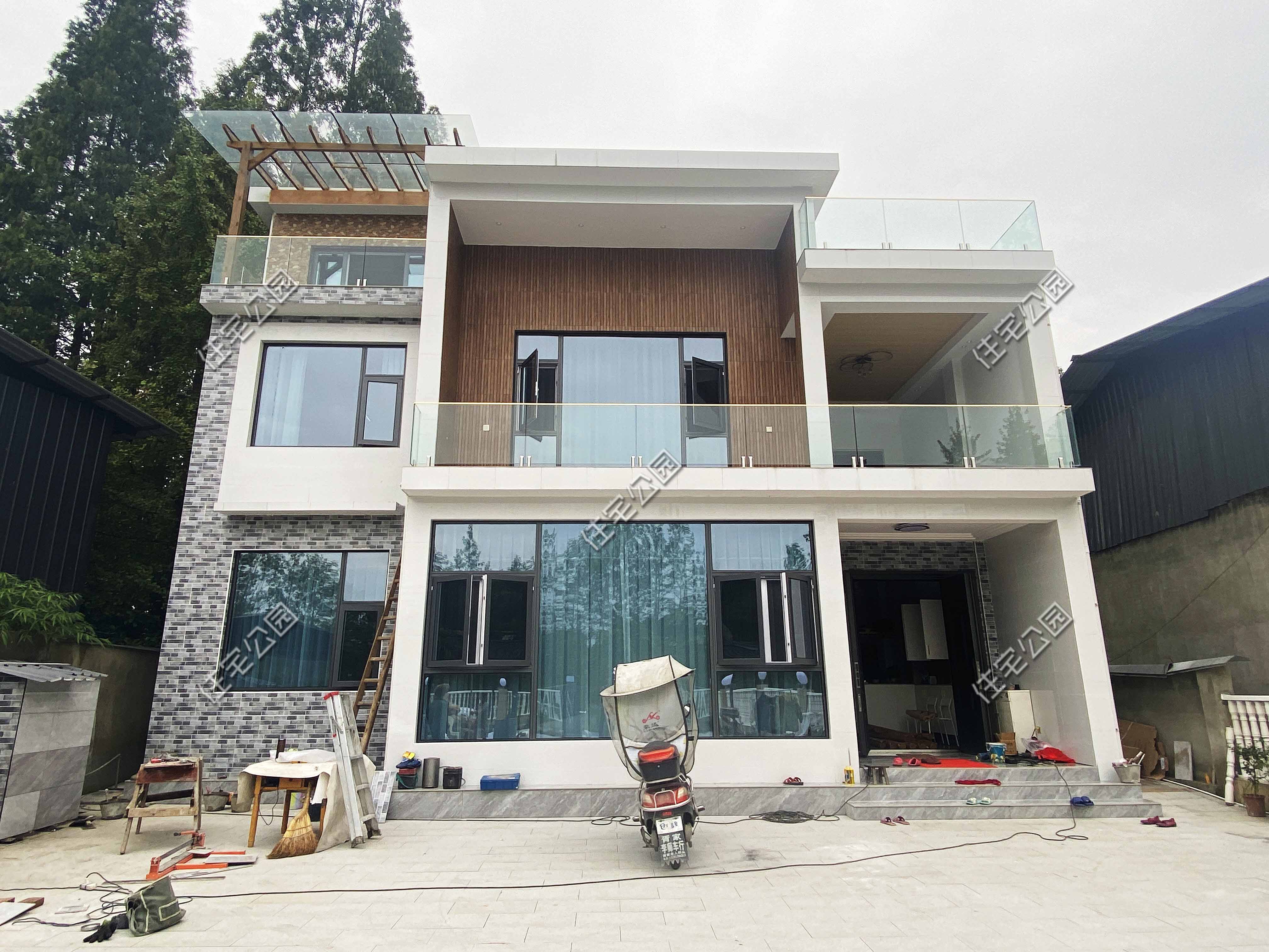 农村自建房是否属于违法建筑,农村自建房样板房骗局可以报警吗