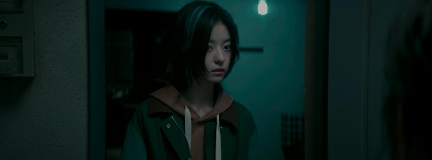 R级！片长138分钟一刀未剪，影史票房第一导演一出手，港片有救了