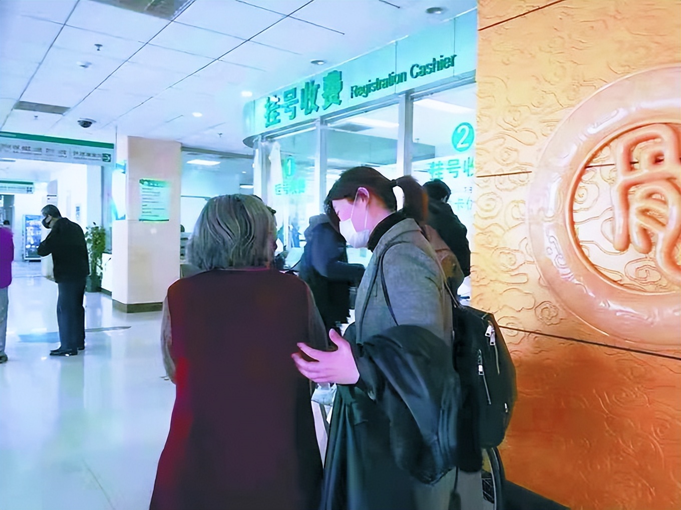 靠当“日租女友”，我月入过万，表面光鲜，其实背后“规则”很深