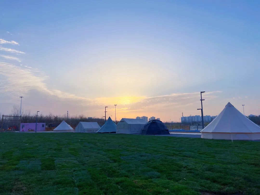 天津房车公园露营基地,一张天幕露营