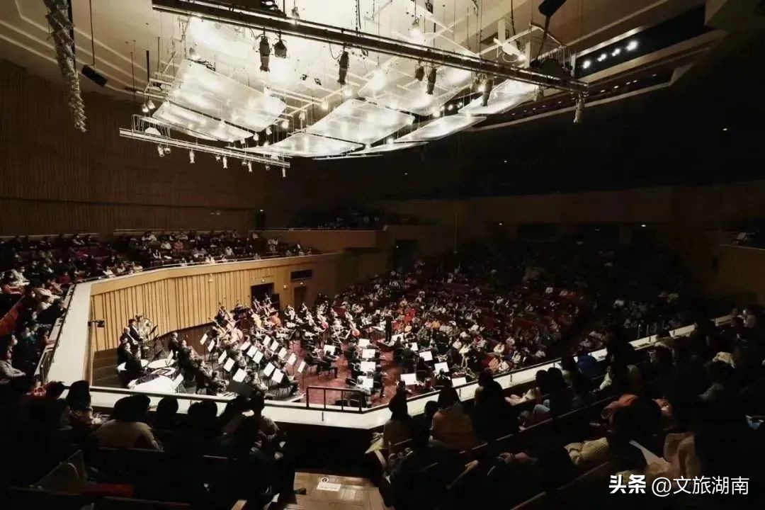 宝安区文艺精品展演,各地文艺演出异彩纷呈