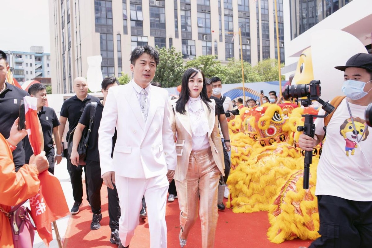 雪大初瑞雪以前是做什么的,雪大陈雪和初瑞雪是一个人吗