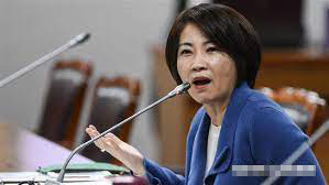 灞忎笢鍘块暱閫変妇閲嶆柊璁＄エ缁撴灉,灞忎笢鍘块暱閫変妇娉曢櫌鎬庝箞鍒ょ殑