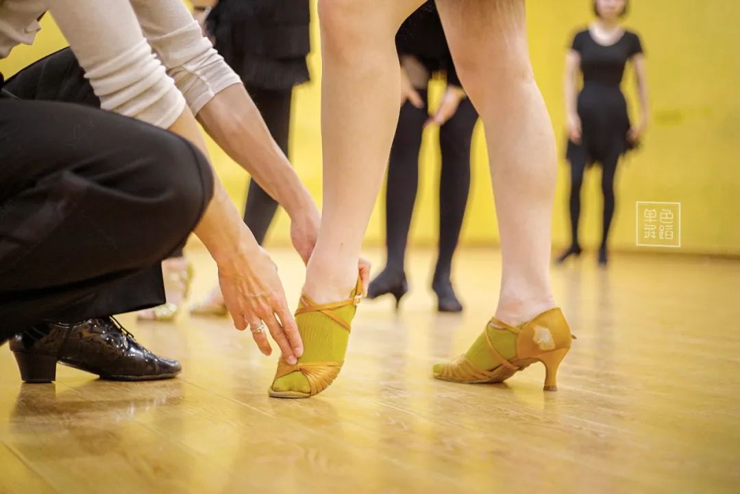适合自己的舞鞋才是最好的舞鞋,不同舞种选择
