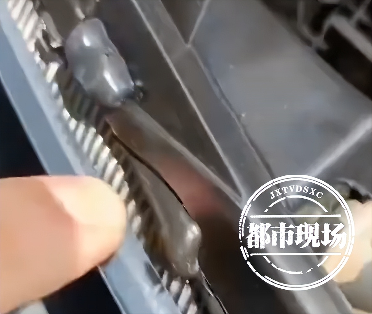 在江铃海外马自达修车后，男子质疑售后换的“副厂件”：这是以次充好！