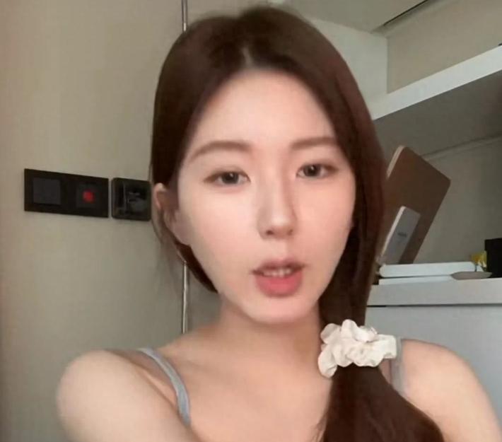 娱乐圈的明星为什么变化那么大,娱乐圈毫无预兆突然变脸的明星