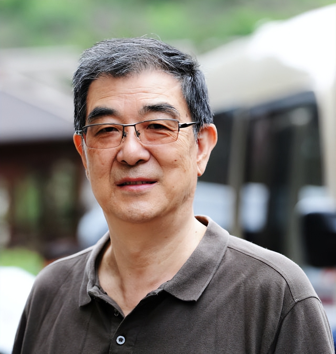 卢中南田英章手写春联截然不同！卢中南碑帖结合，田英章严谨规范