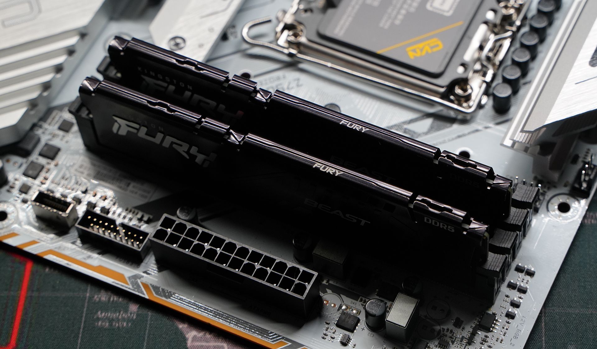 z790主板七彩虹搭什么cpu,七彩虹z790冰霜巡洋舰搭配什么cpu