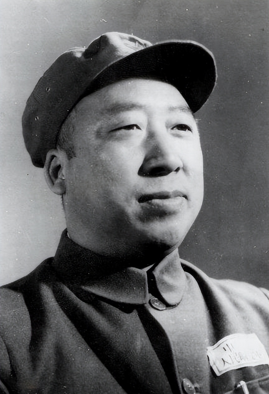 作战科长去延安学习，彭总亲手给一个布袋，打开发现是190两黄金