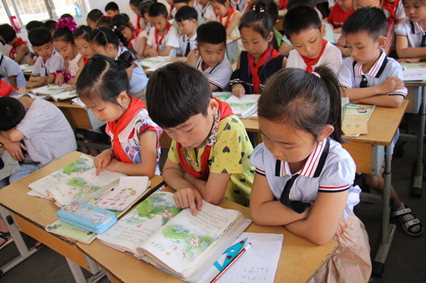 3岁小孩情绪暴躁学习力差,3岁反应迟钝的孩子怎么引导