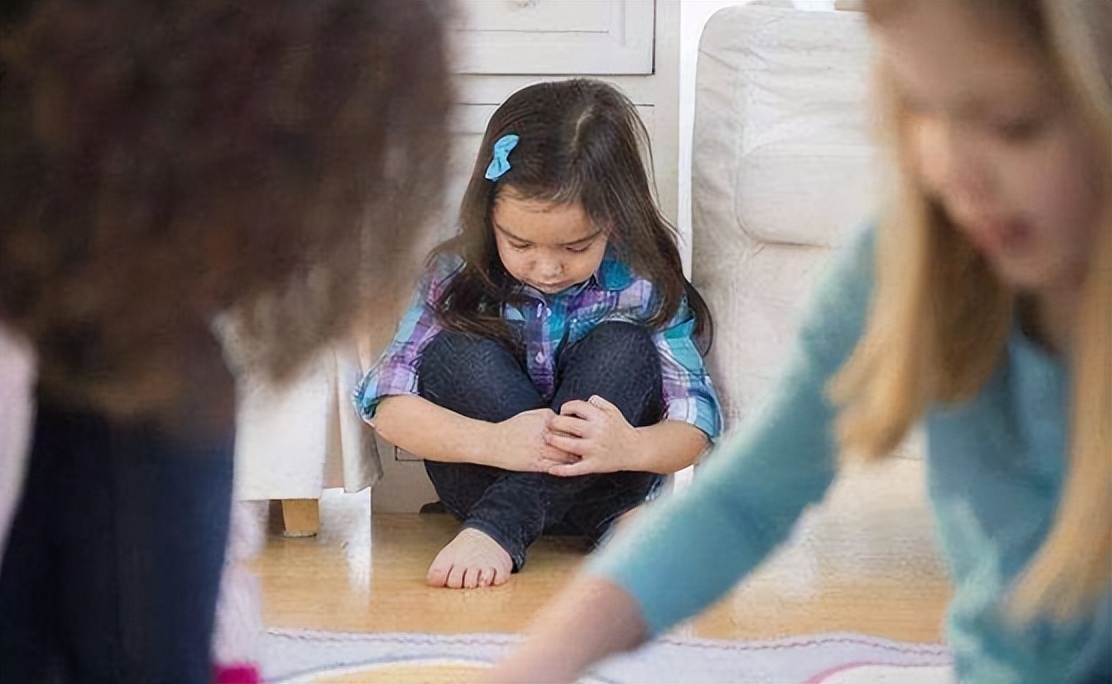 当孩子遇到朋友不跟他玩怎么办,怎样引导孩子不跟别人玩