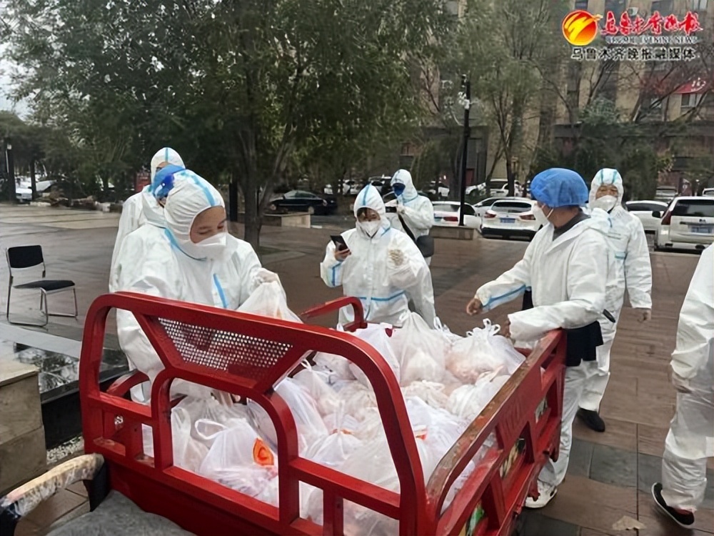 乌鲁木齐防疫人员工作事迹,疫情社区志愿者的暖心故事