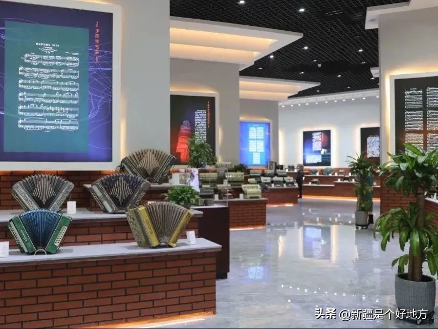 暑假北疆旅游攻略详细,五一适合去南疆还是北疆