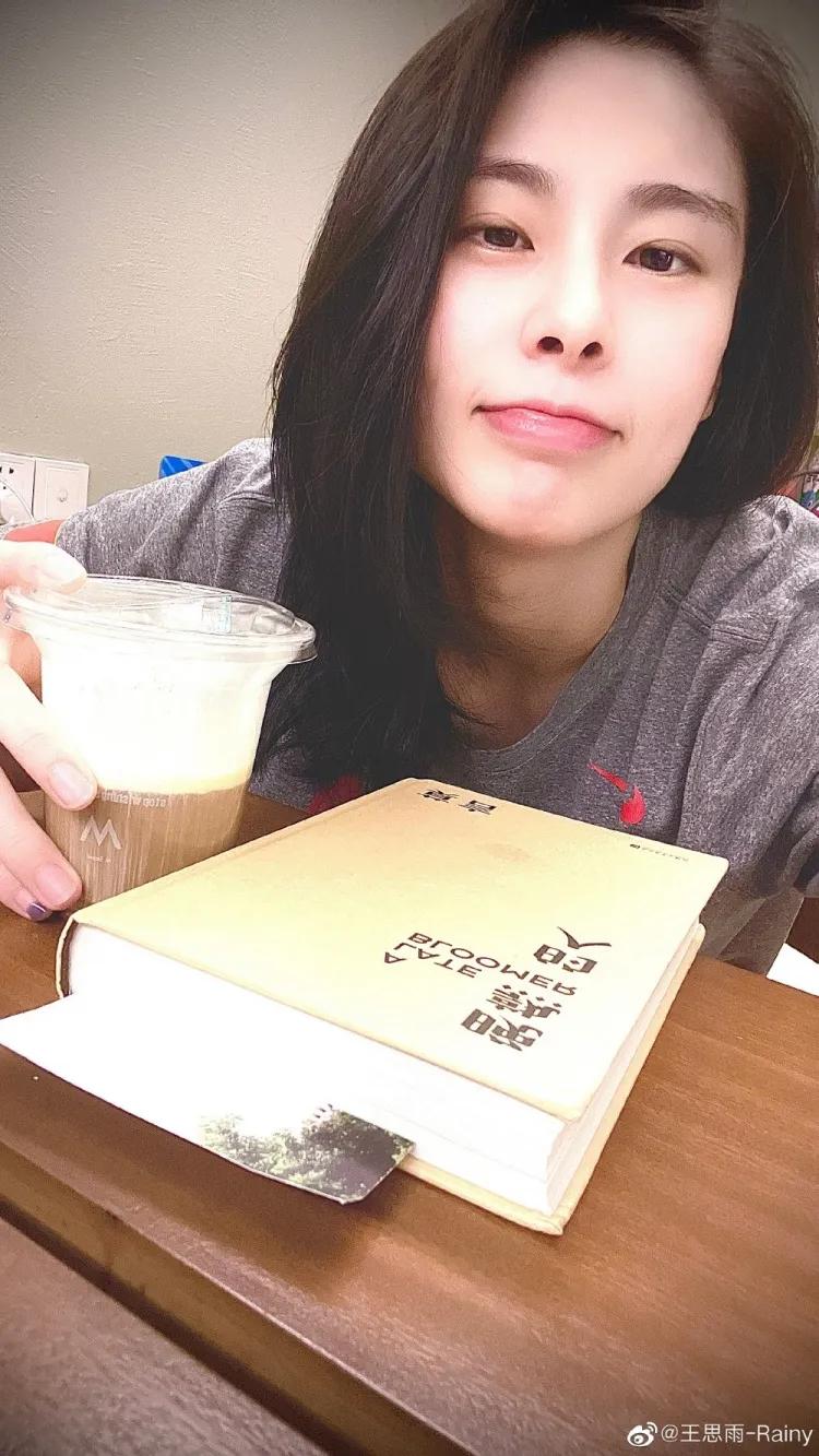 拼命三郎王思雨图片,王思雨国家队精彩集锦