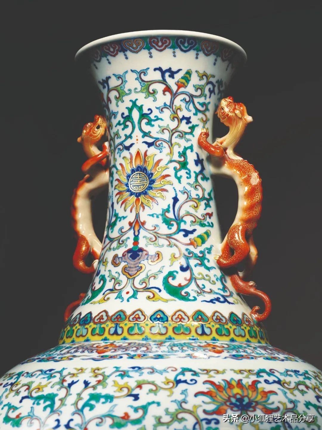 佳士得拍卖乾隆珐琅彩绶带瓶,佳士得清乾隆斗彩大瓶