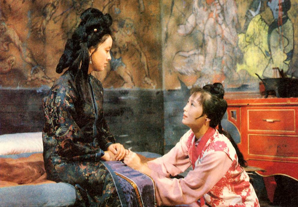 秦可卿每天都要换衣服吗,秦可卿生病是哪一回