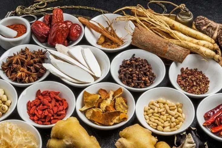 针灸治疗神经性皮炎,异位性皮炎艾灸