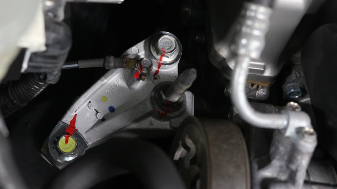 老款艾力绅二手车修复,老车翻新艾力绅