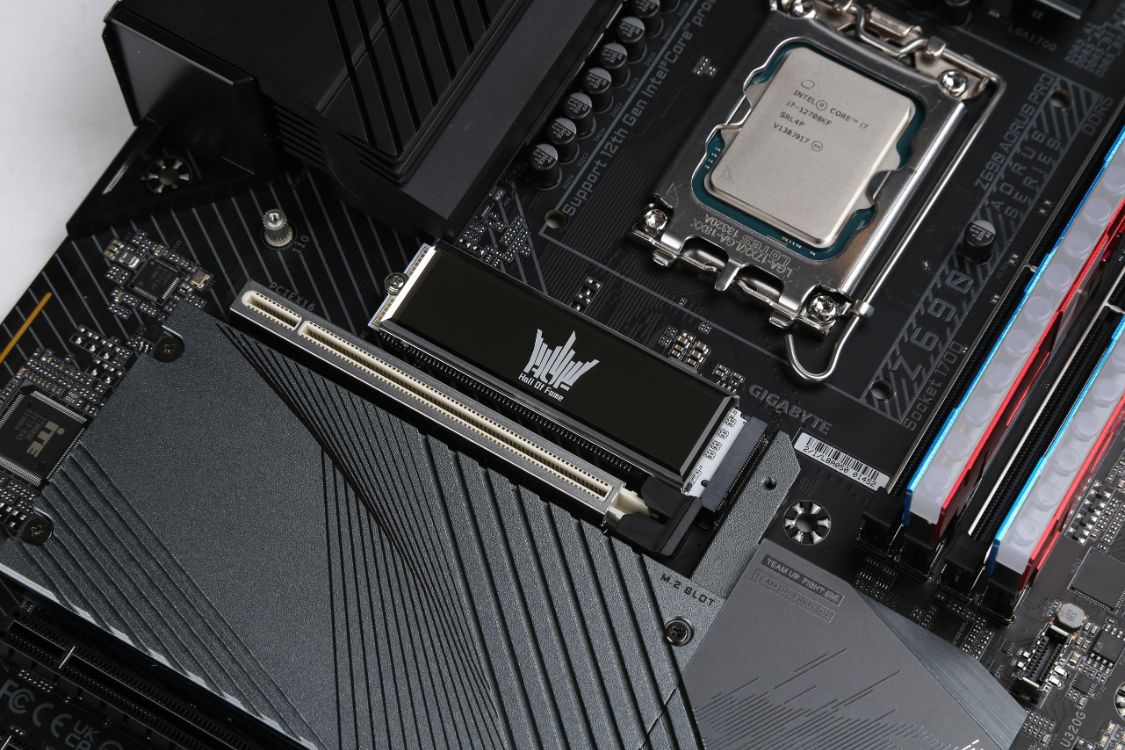 技嘉z690雪鹰和小雕主板评测,技嘉z690小雕pro评测