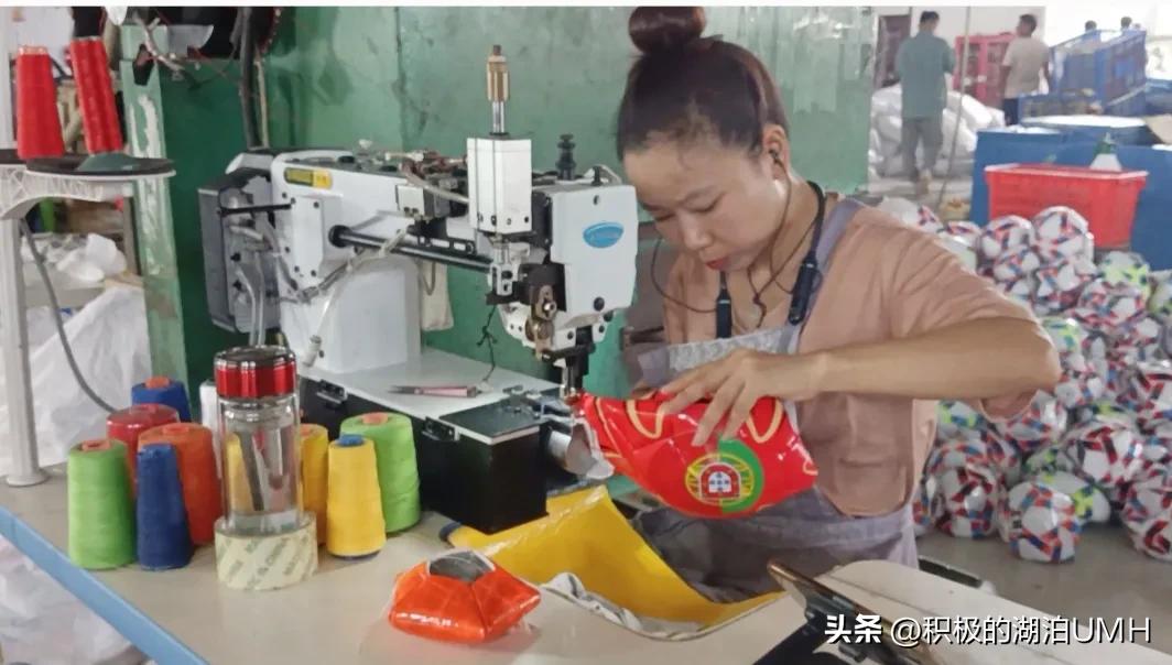 小小足球追梦,小小足球放大梦想