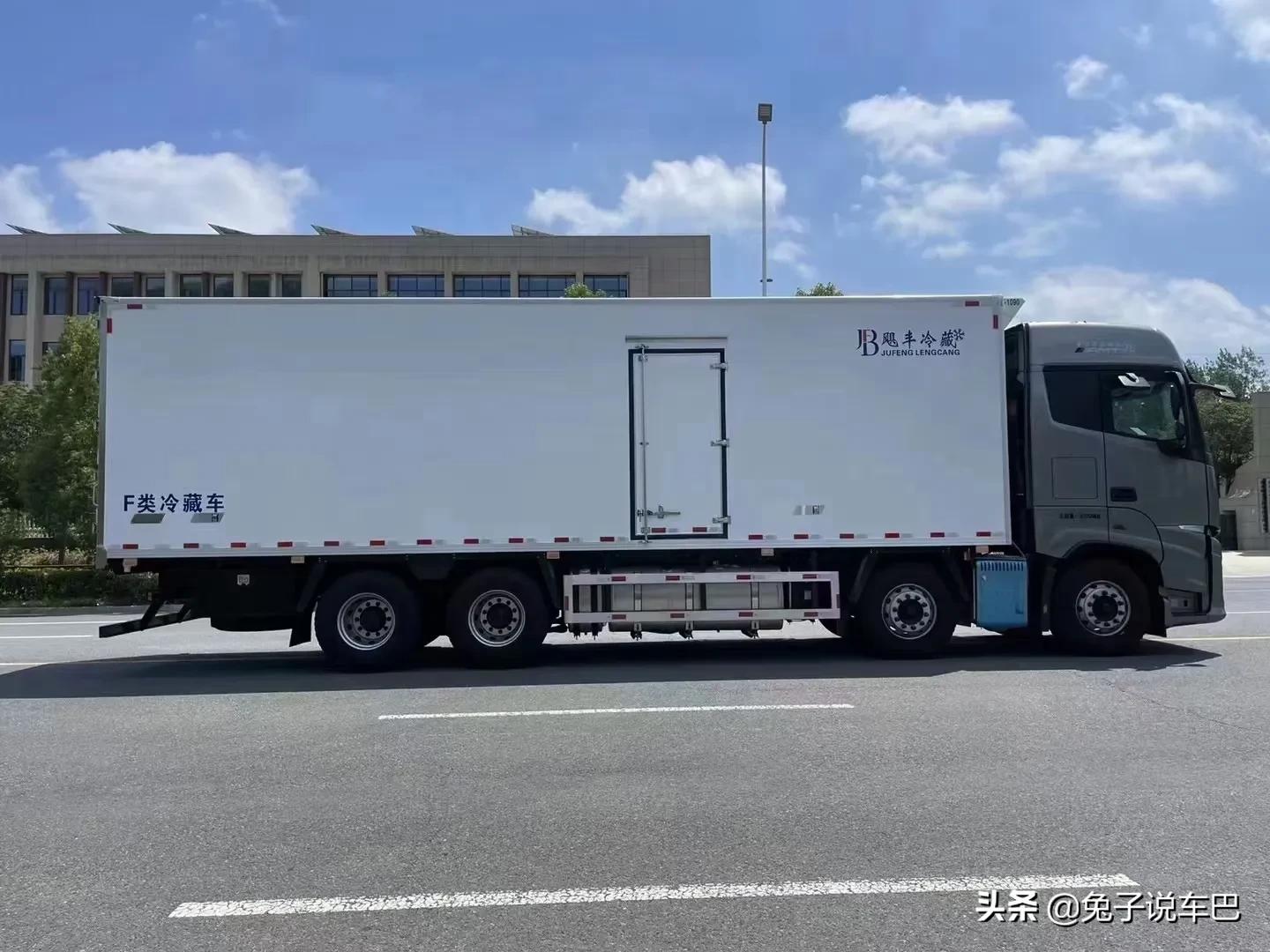 欧曼银河前四后八，9.6米四轴冷藏车，颠覆卡友认知-马力大省油