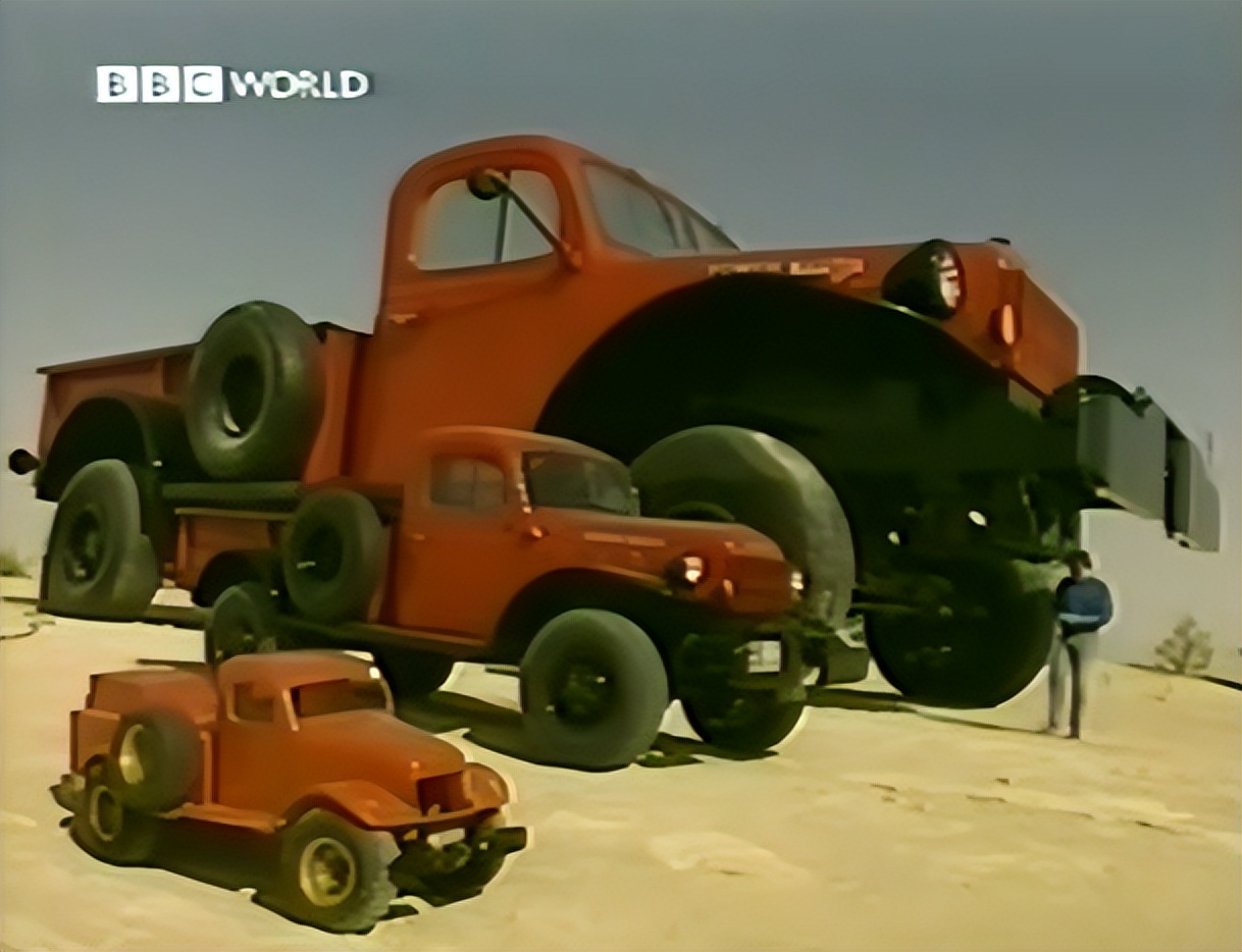 这个专开大车的中东浪子，最近搞了台两层楼高的悍马