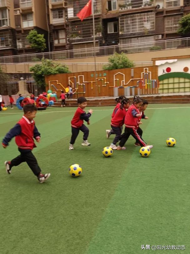 岳池县小学足球比赛,足球大比拼幼儿园游戏