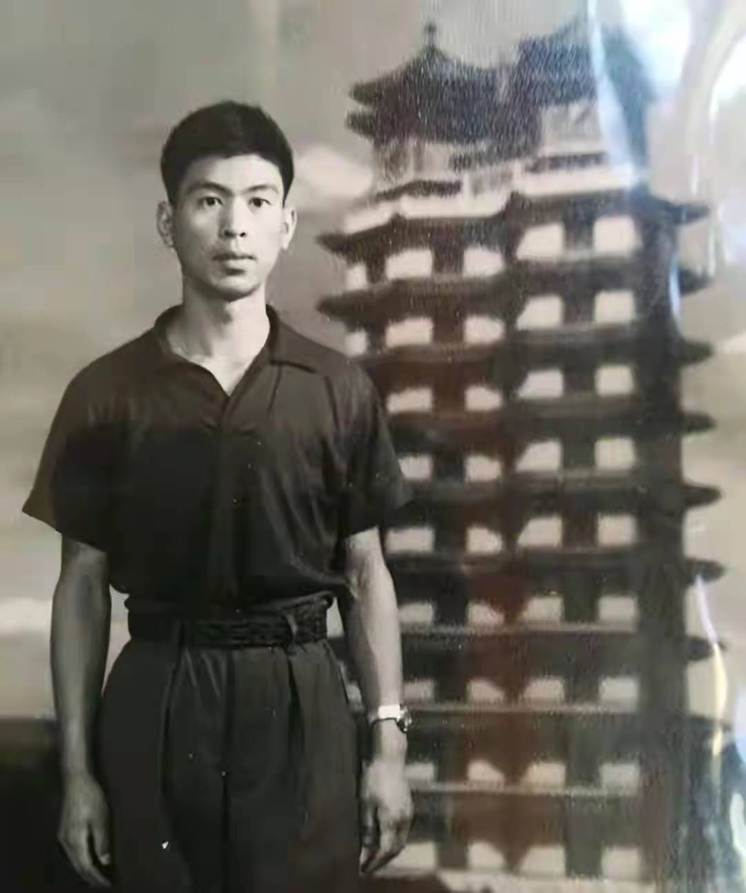 5届学生没教出一个省重点，老师去世，群里没有一个人说话