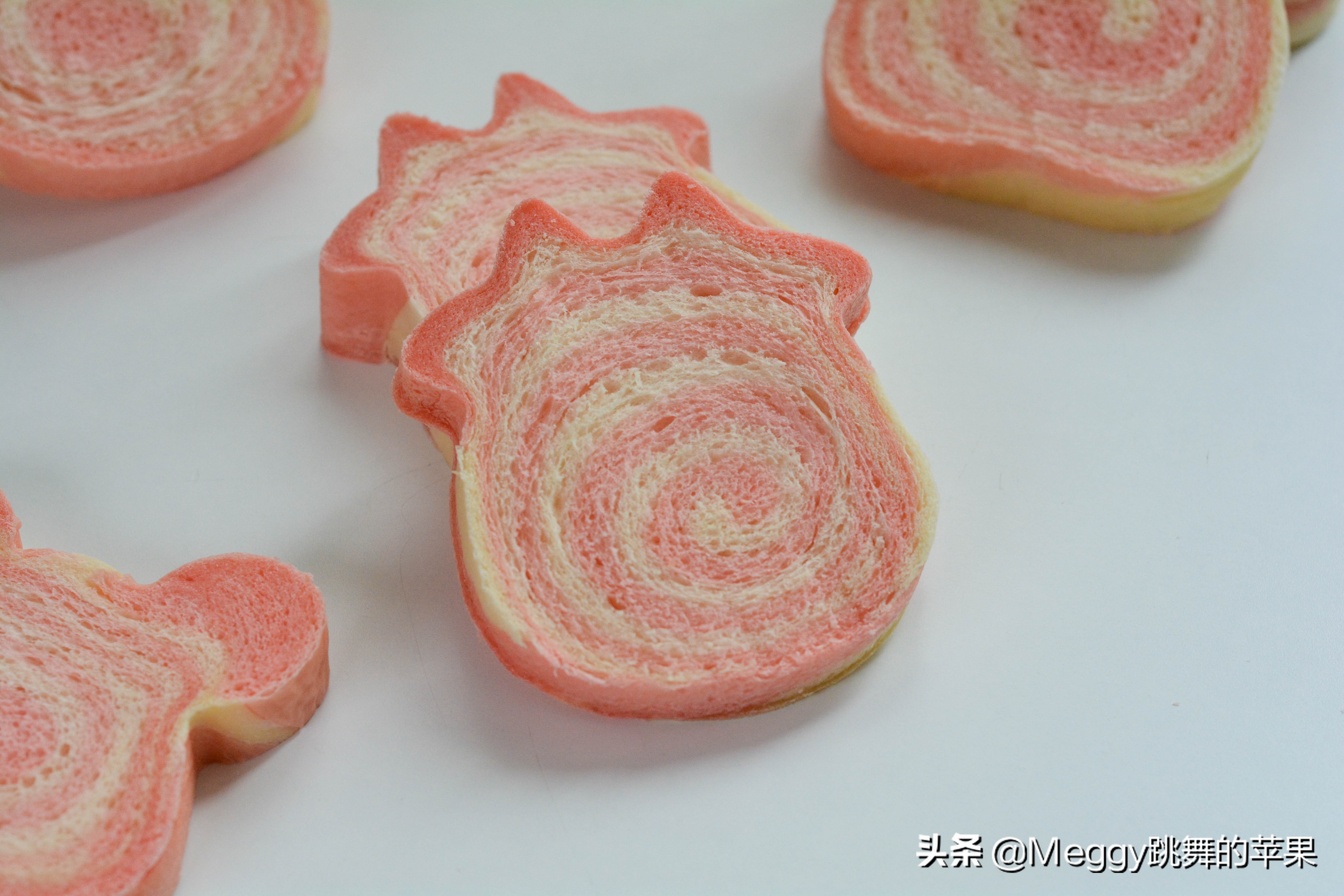 4款有颜有料又好吃的夹心面包,超好吃的紫米夹心炼乳面包推荐