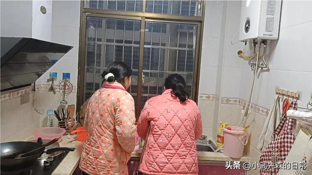 去借钱借不到钱的心酸和委屈,当父母找你要钱的时候