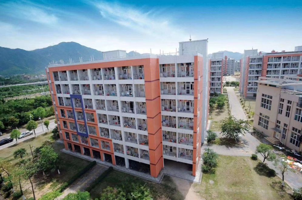 北京珠海理工学院有专本连读,选择北京理工大学