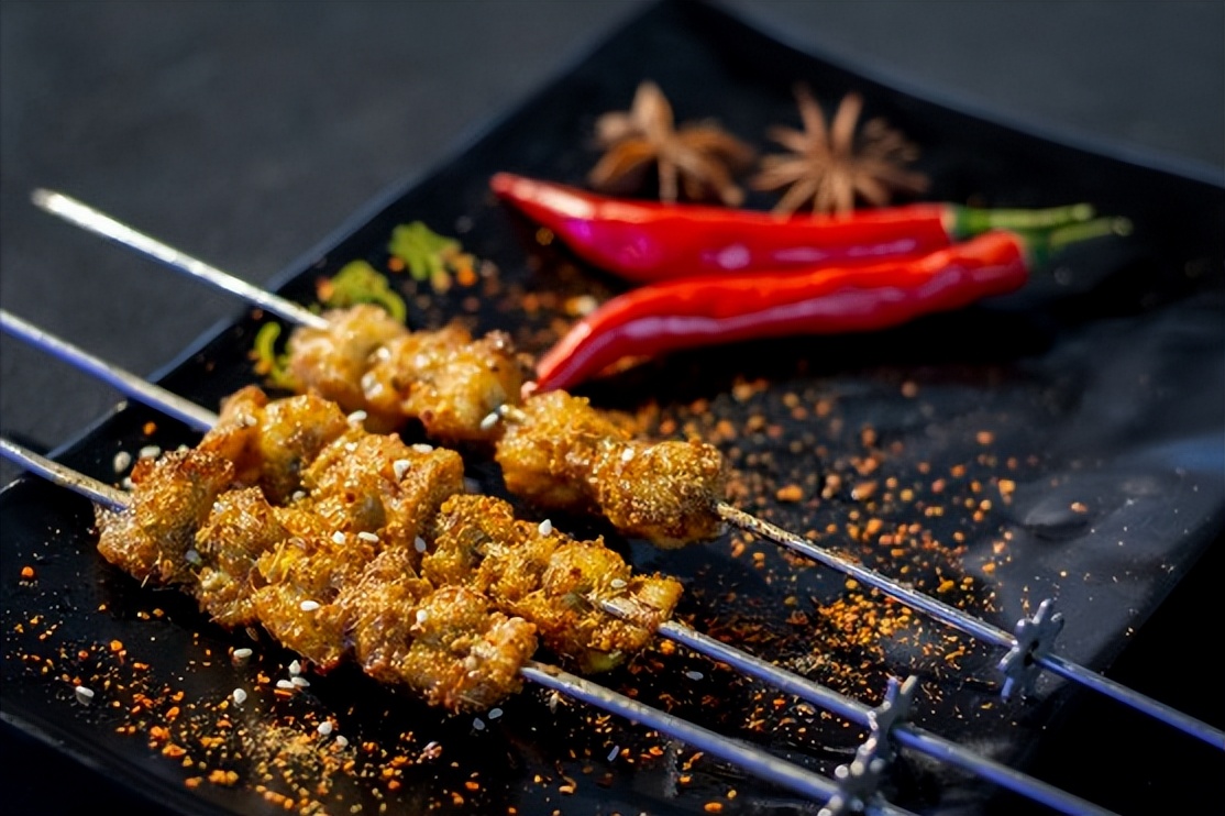 江西女子开烧烤店，一天挣600元，令人羡慕，本尊回应：你也可以