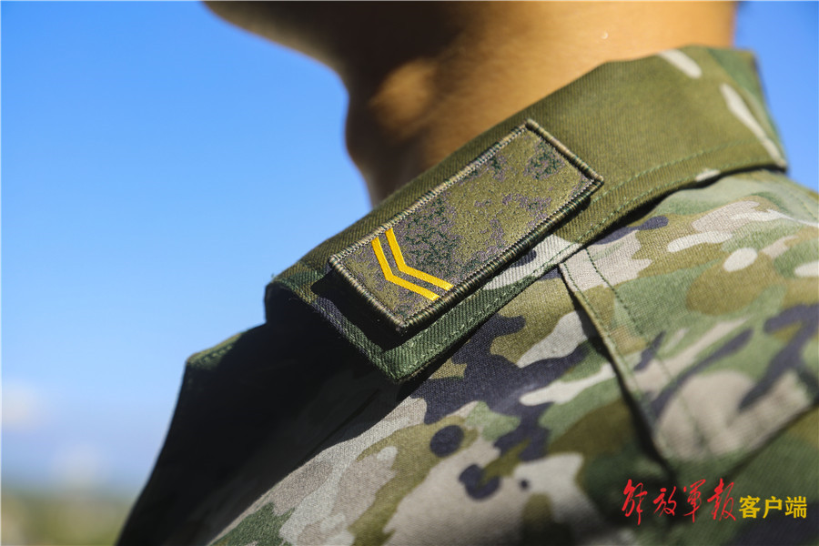 致敬退伍老兵的迷彩青春,退伍季时光不负迷彩青春