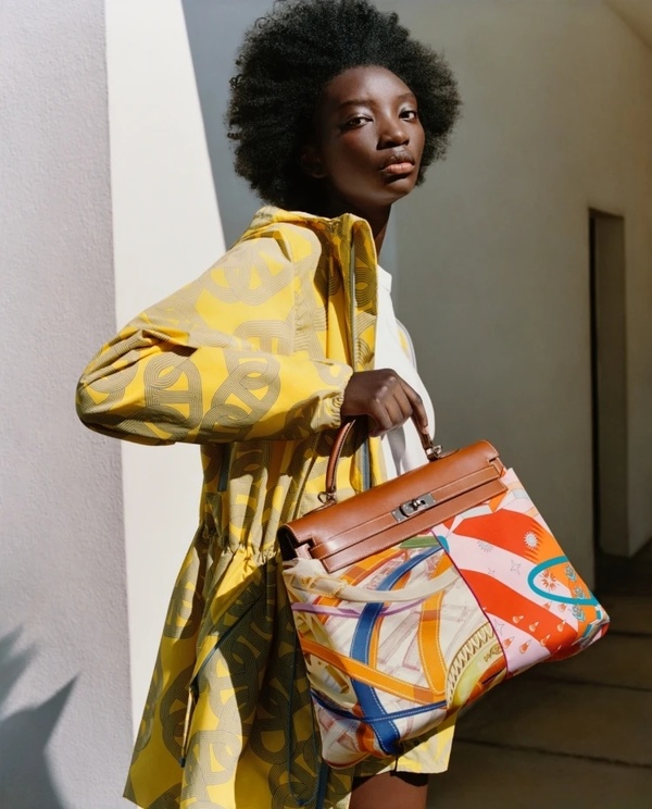 hermes丝巾经典款,爱马仕丝巾系法挎包