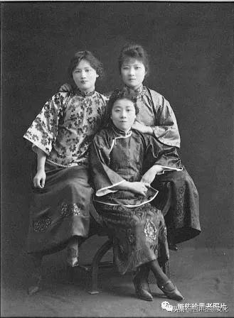 老照片纪念宋庆龄诞辰129周年