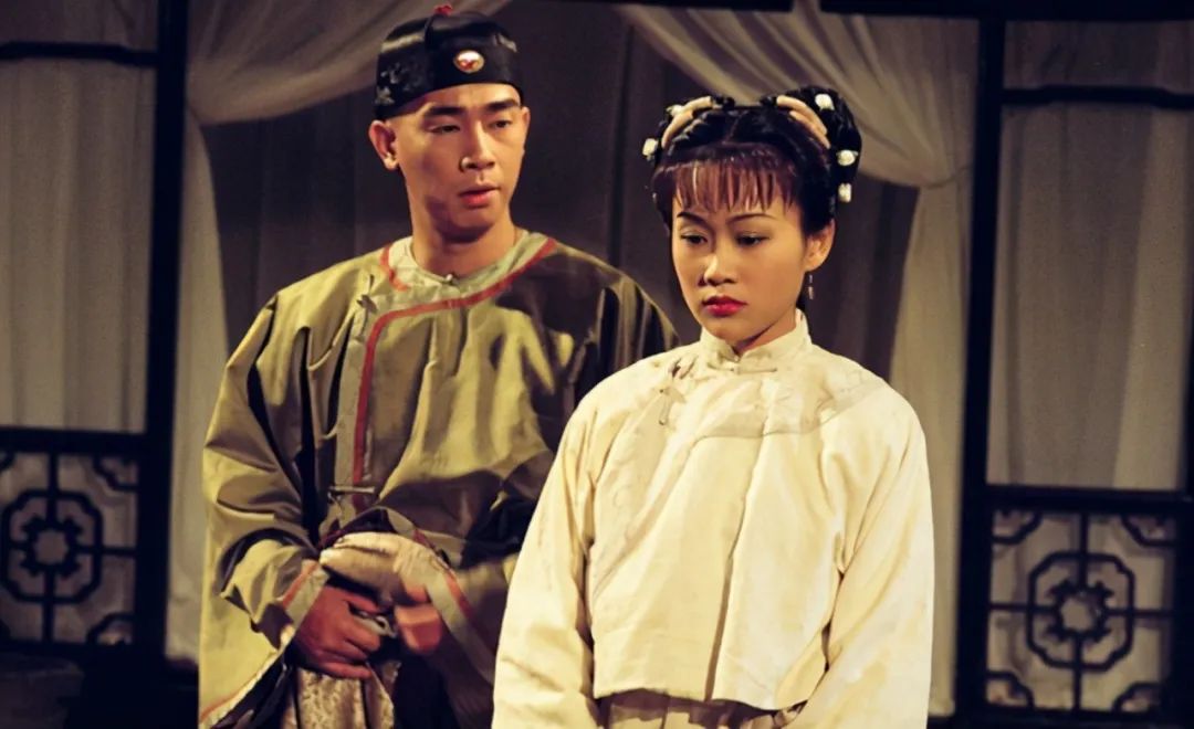 鑳″啗鐗堝皠闆曡嫳闆勪紶涓殑绁為洉渚犱荆,鑳″啗婕旂殑灏勯洉鑻遍泟浼犵涓夊崄涓冮泦