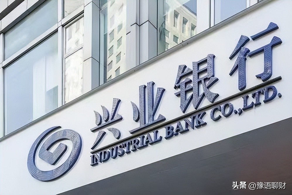 想要每个月利息达到3656元，需要在银行存多少钱？至少“这个数”