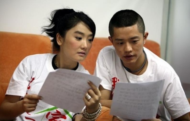 凤凰传奇曾毅和玲花现状,年后再看凤凰传奇曾毅玲花的境遇