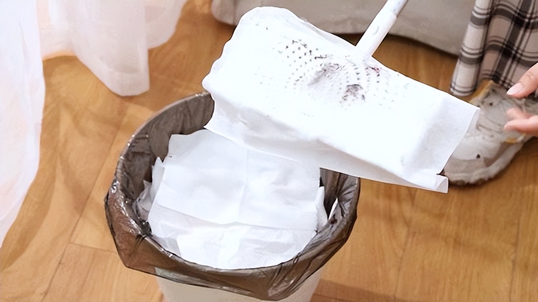 复合地板怎么拖才能没有水印,地板有水印怎么拖干净妙招