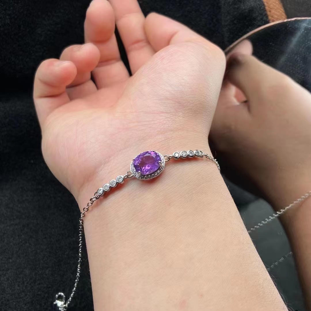 戴便宜的手链对身体有害吗,戴便宜的手链丢人吗