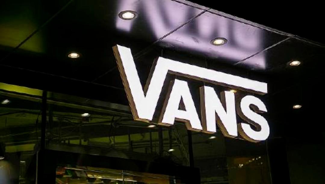 李宁为何不敌耐克和阿迪,李宁最近百亿补贴的鞋