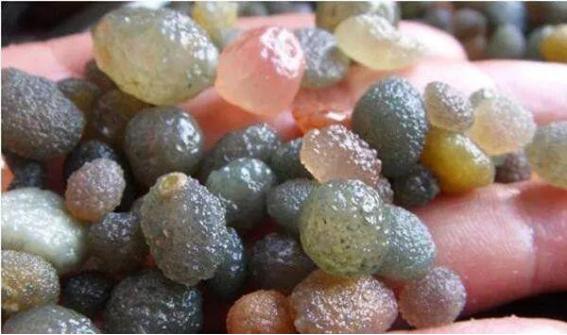 新疆捡石头秘籍,新疆南疆去哪里捡石头最好