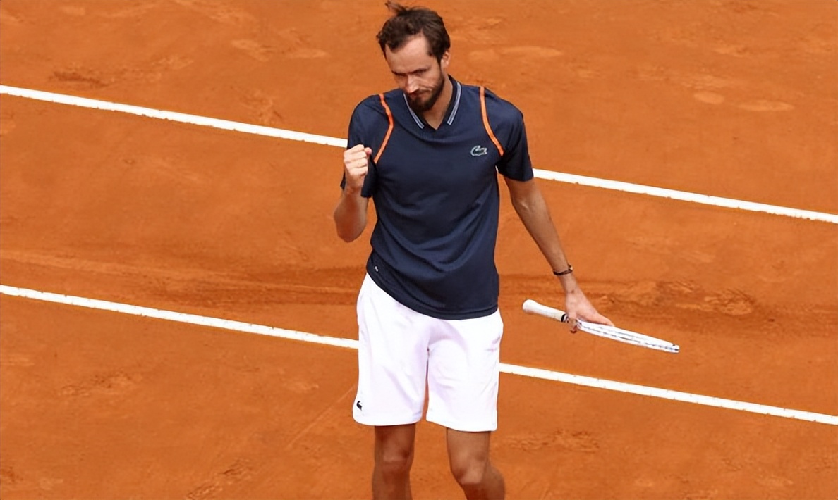 2022年温网纳达尔4强退赛,纳达尔宣布退役网坛传奇结束