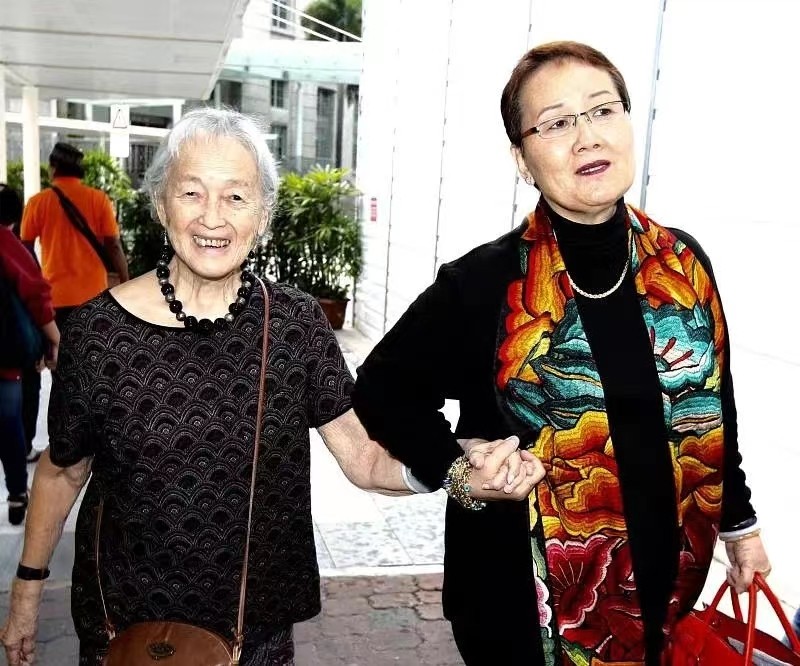 江苏南京19岁少年骗40岁富婆,男子靠吃软饭骗到富婆2亿遗产