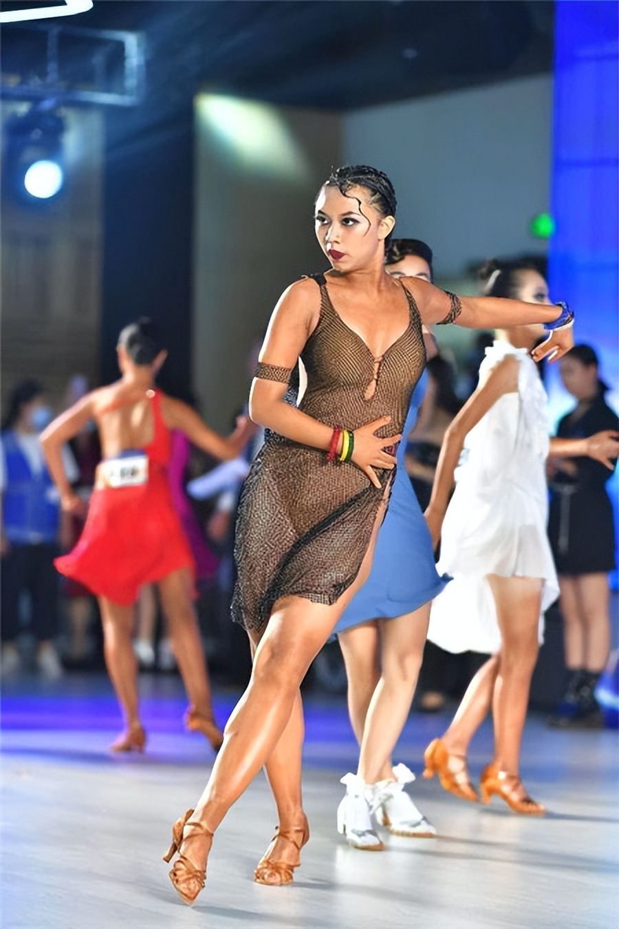 “荔好,运动荟”,广州市荔湾区中小学生体育舞蹈锦标赛成功举办