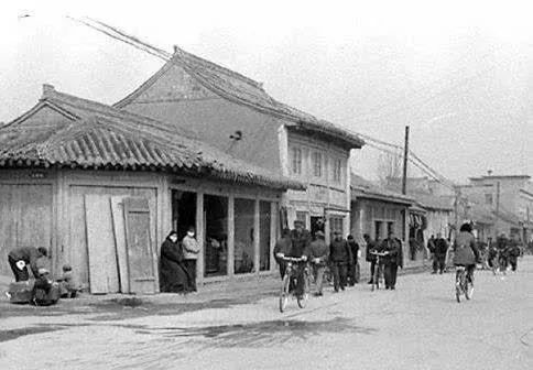 姘歌繙鐨勮嫃涓滃潯鍘熺増,姘歌繙鐨勫紶鍥借崳姝屾洸