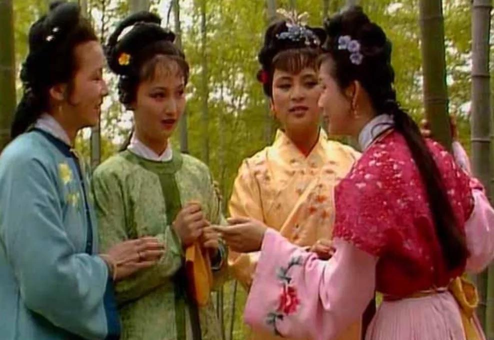 红楼梦中有薛宝琴吗,红楼梦薛宝琴在雪地里的画面